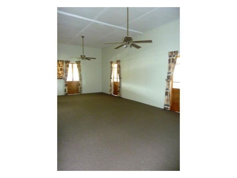 73 William Street, Howard QLD 4659