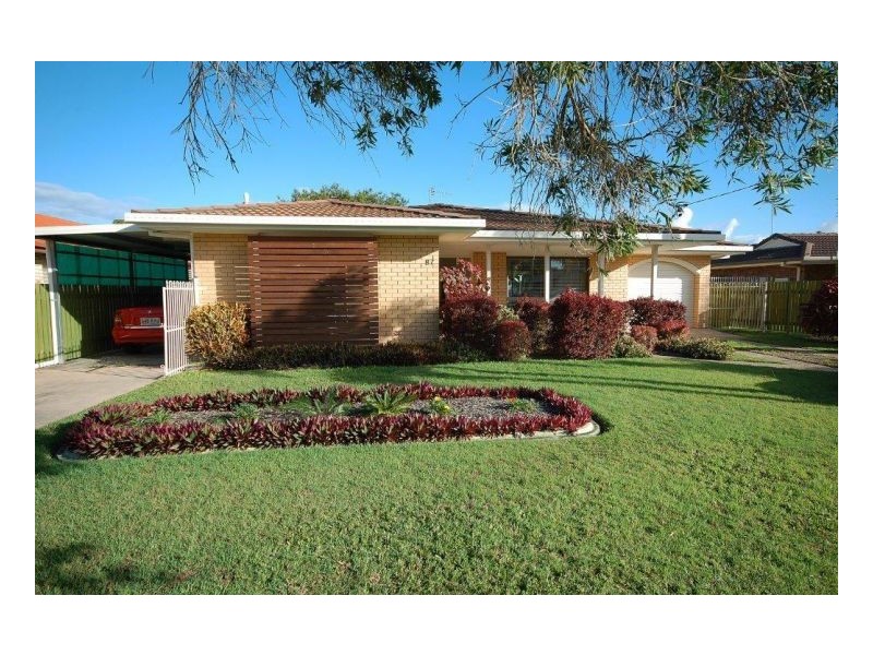 87 Cunningham Street, Urangan QLD 4655