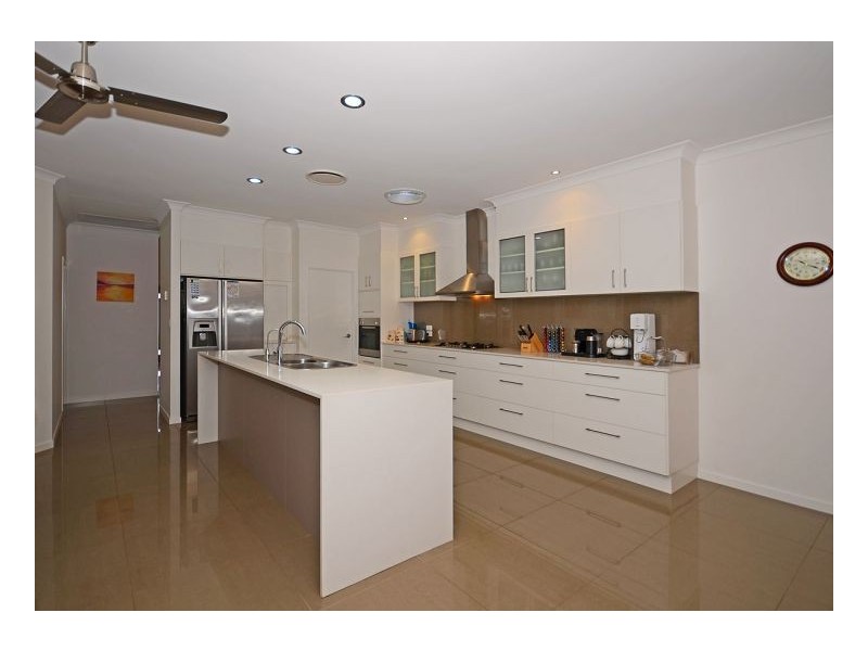 26 Parraweena Court, Point Vernon QLD 4655