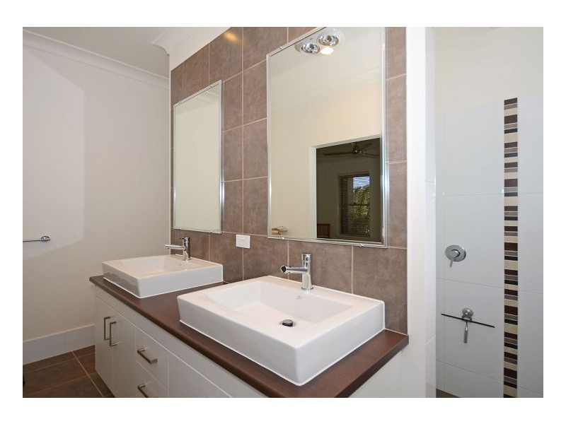 26 Parraweena Court, Point Vernon QLD 4655