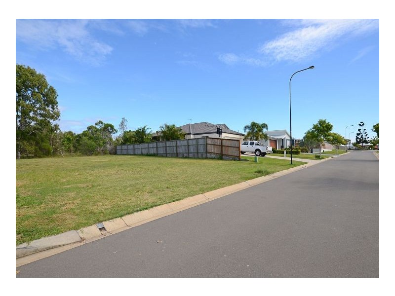 7 Seahaven Circuit, Pialba QLD 4655