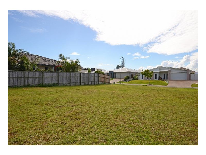 7 Seahaven Circuit, Pialba QLD 4655