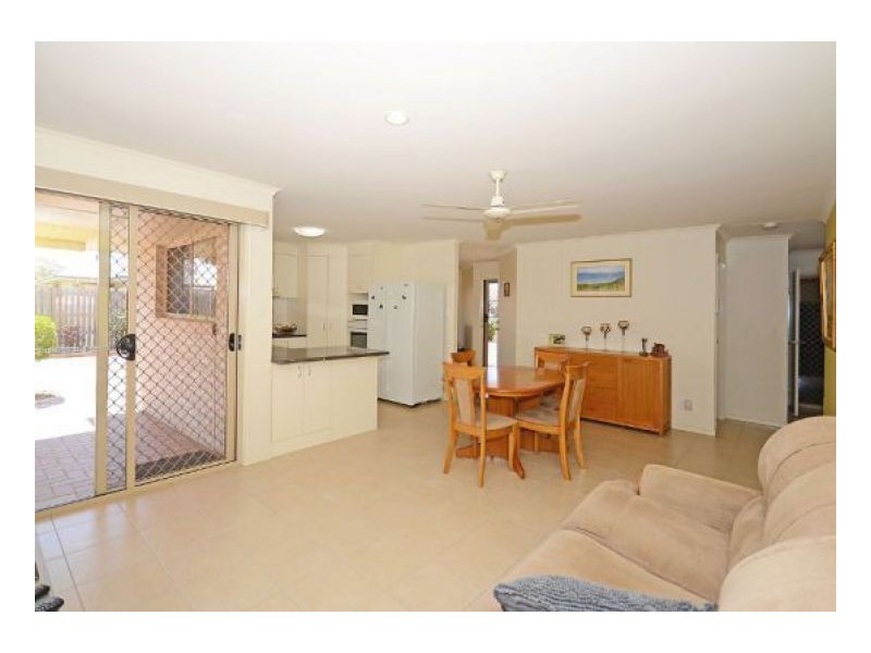1 Pembridge Cct, Urraween QLD 4655