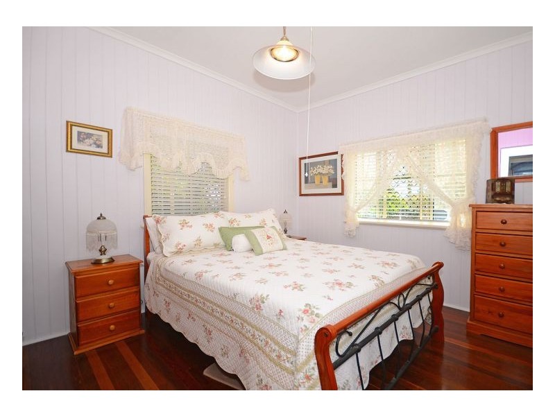 29 Kent Street, Urangan QLD 4655