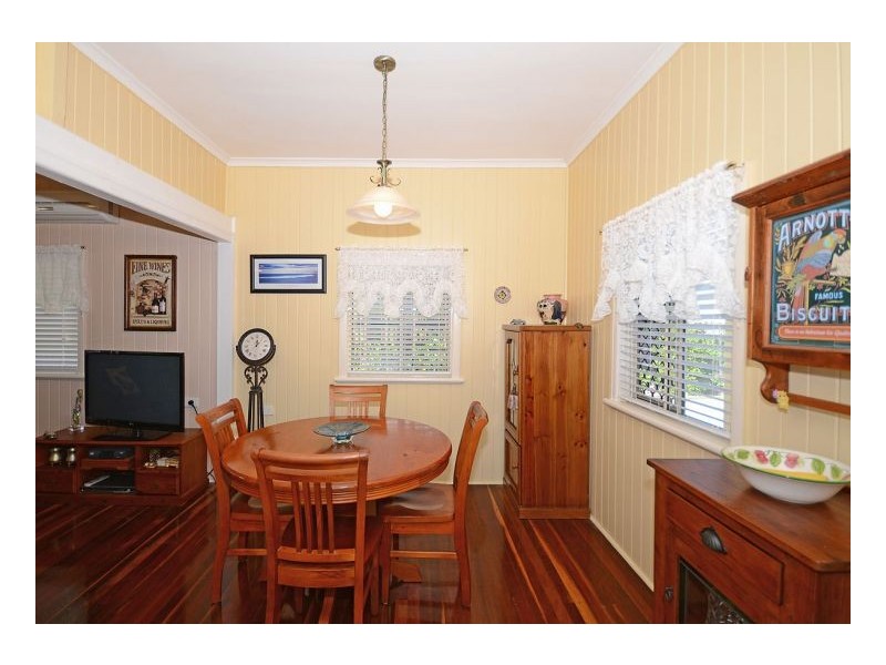 29 Kent Street, Urangan QLD 4655