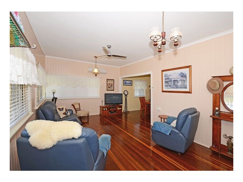 29 Kent Street, Urangan QLD 4655