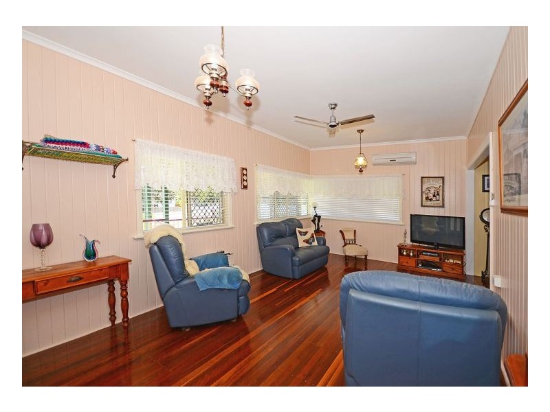 29 Kent Street, Urangan QLD 4655