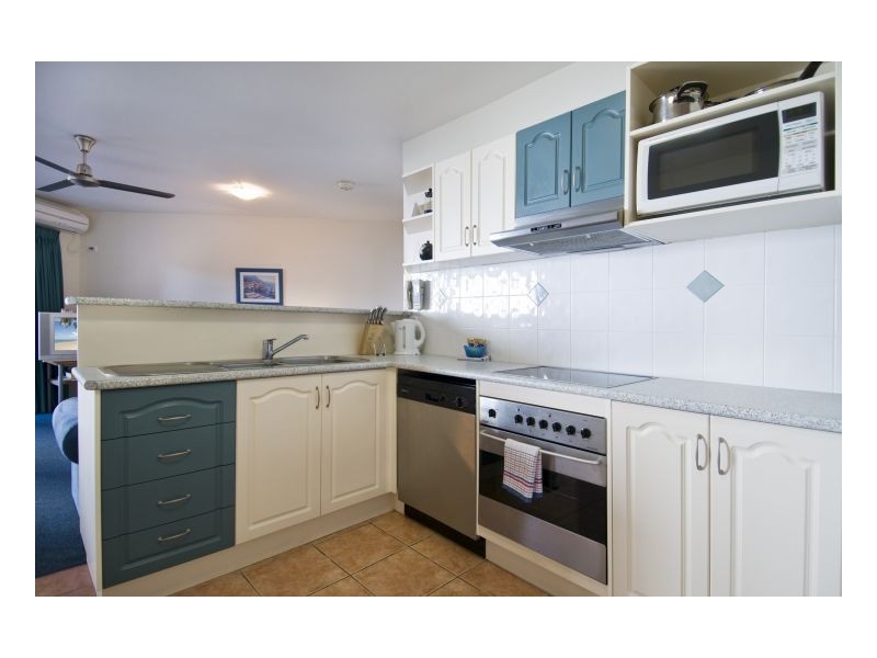 396 The Esplanade, Torquay QLD 4655