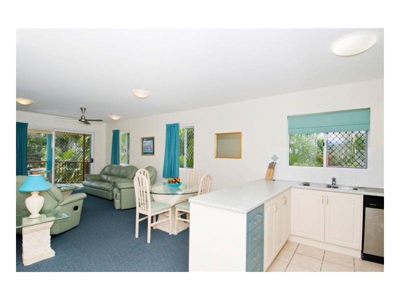 396 The Esplanade, Torquay QLD 4655
