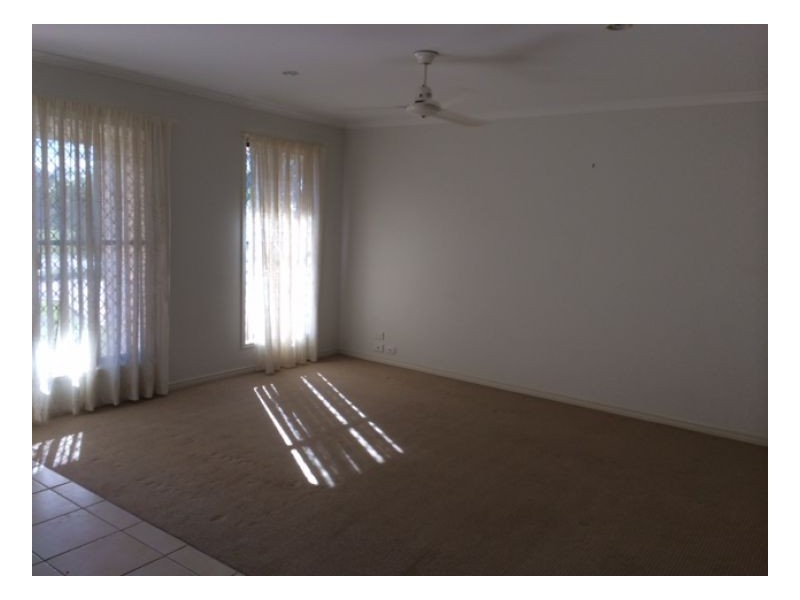 4 Pembridge Circuit, Urraween QLD 4655