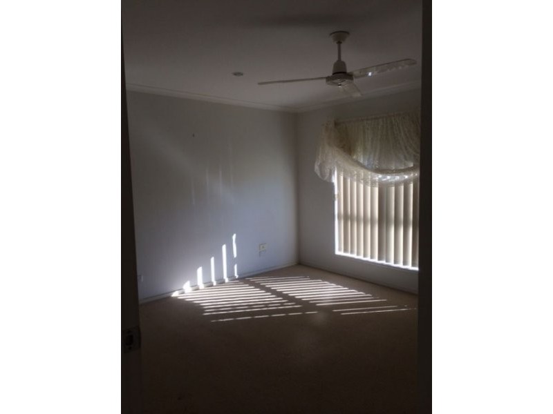 4 Pembridge Circuit, Urraween QLD 4655