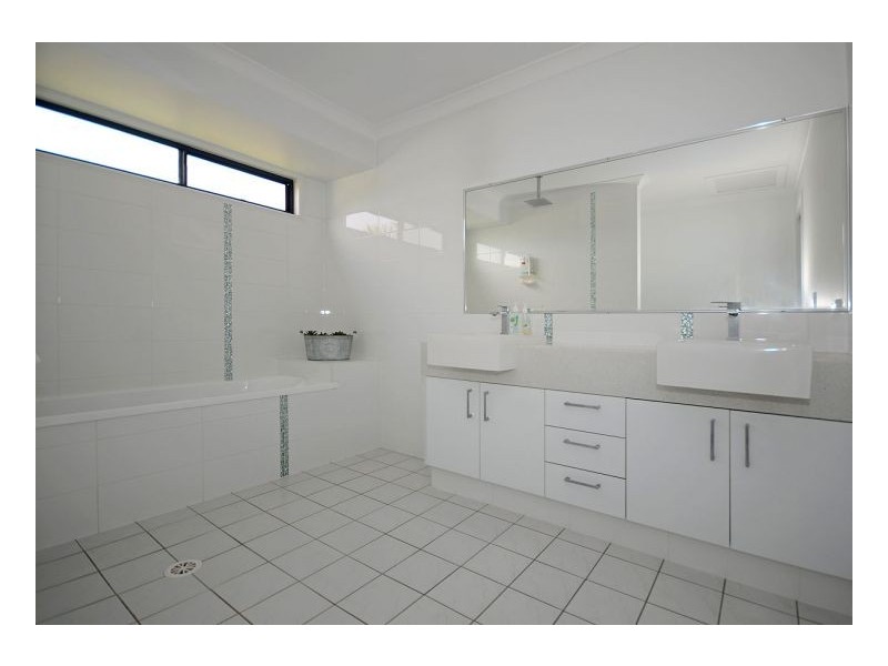 26 Yarrilee Circuit, Dundowran QLD 4655