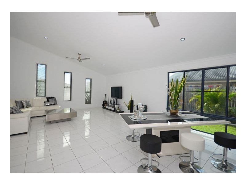 26 Yarrilee Circuit, Dundowran QLD 4655