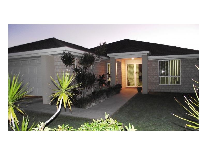 11 Picadilly Cct, Urraween QLD 4655