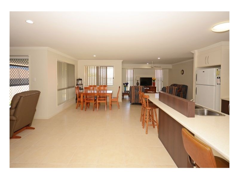 11 Picadilly Cct, Urraween QLD 4655