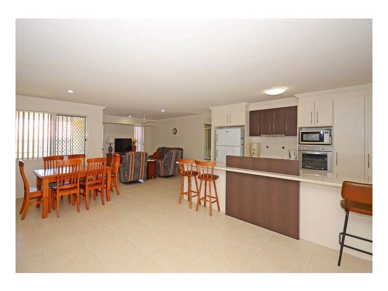 11 Picadilly Cct, Urraween QLD 4655