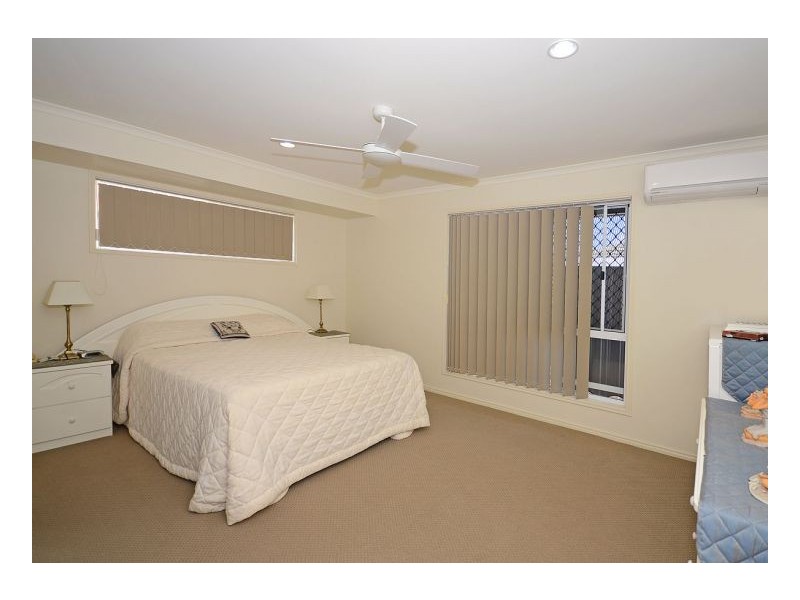 11 Picadilly Cct, Urraween QLD 4655