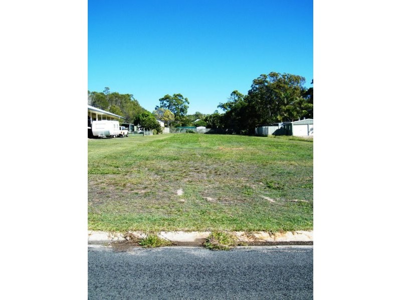 25 Blue Water Road, Booral QLD 4655