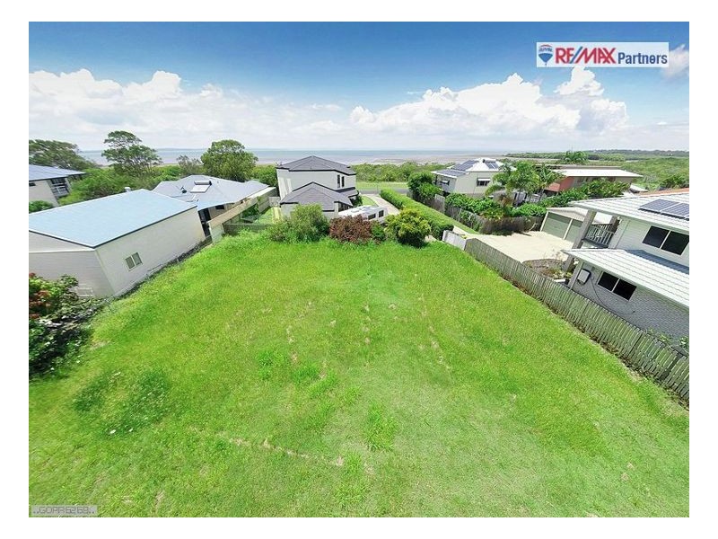 684a Esplanade, Urangan QLD 4655