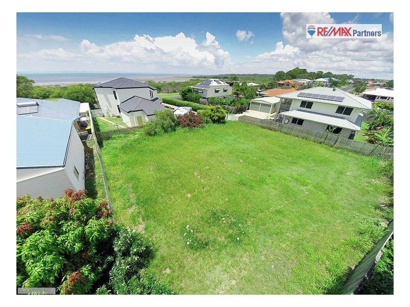 684a Esplanade, Urangan QLD 4655
