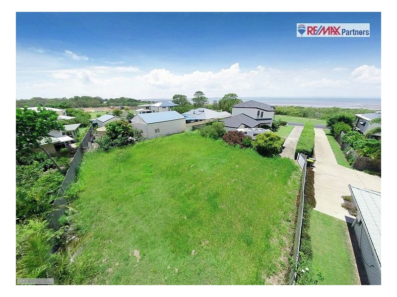 684a Esplanade, Urangan QLD 4655