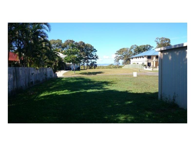 14 Satinay Street, Urangan QLD 4655