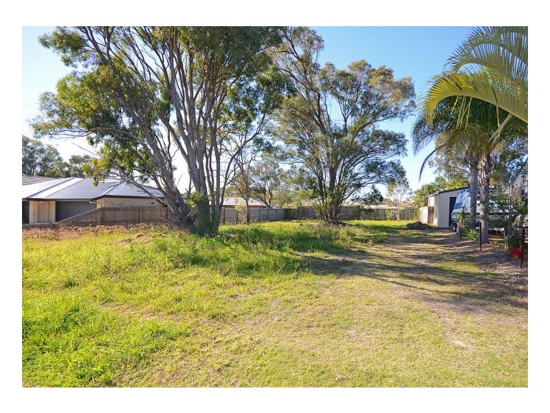 116 Limpus Street, Urangan QLD 4655