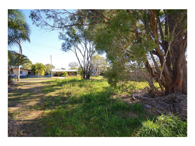 116 Limpus Street, Urangan QLD 4655