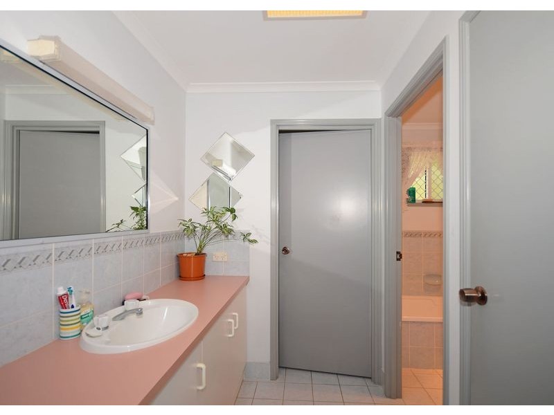 25 Aimee Drive, Urangan QLD 4655