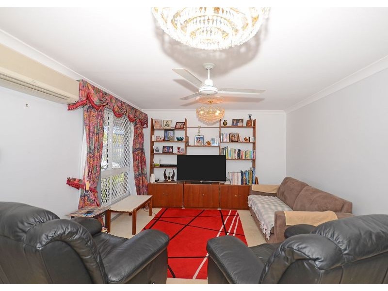 25 Aimee Drive, Urangan QLD 4655