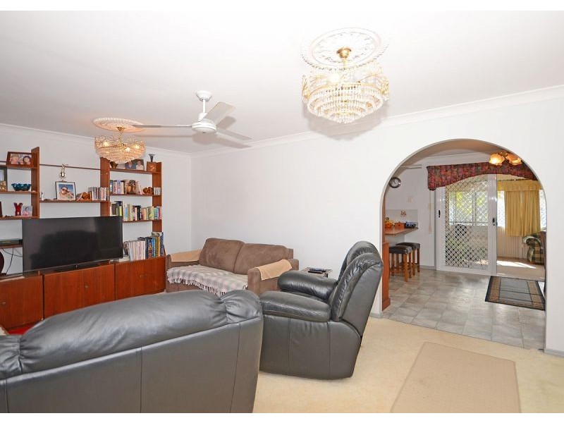 25 Aimee Drive, Urangan QLD 4655