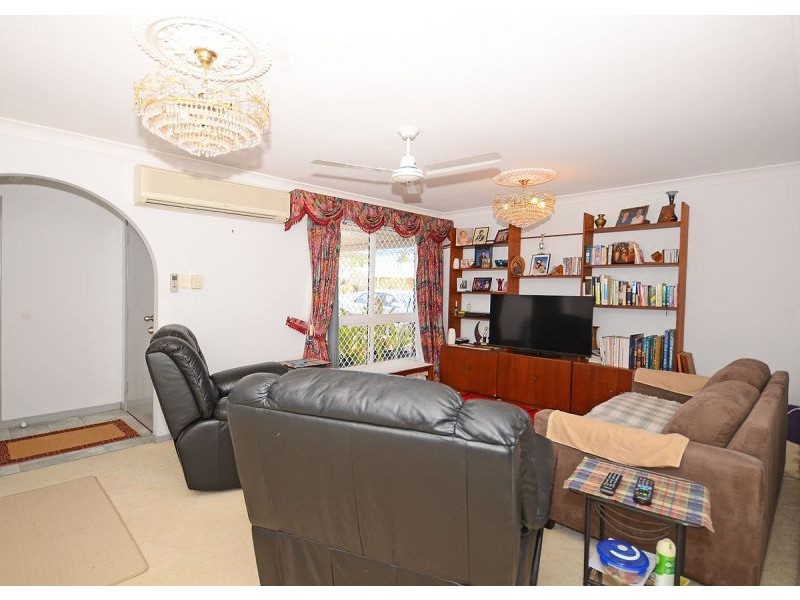 25 Aimee Drive, Urangan QLD 4655