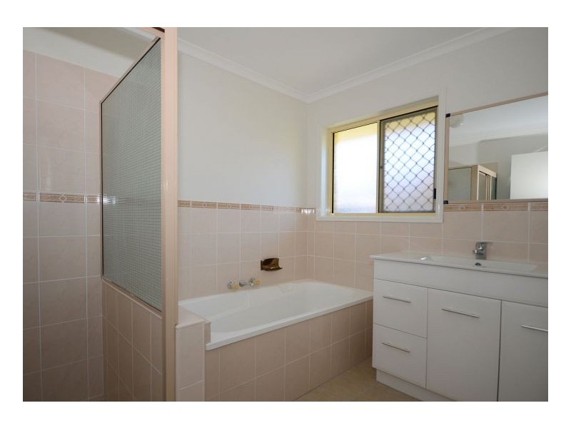 6 Trevnielsen Court, Torquay QLD 4655