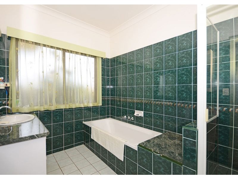 16 Jensen Drive, Urraween QLD 4655