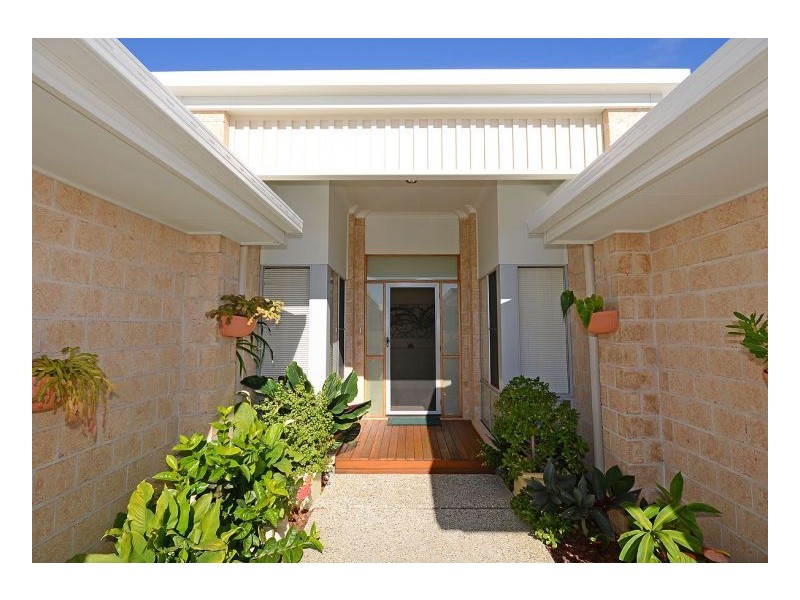 13 Fulmar Ct, Burrum Heads QLD 4659