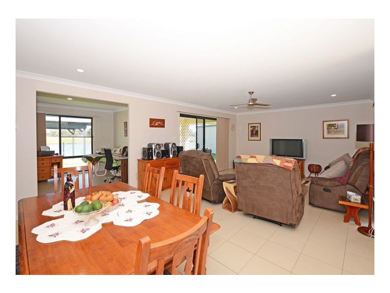 37 Yarrilee Cct, Dundowran QLD 4655