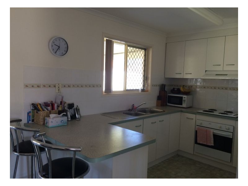 4 Sonder Street, Urangan QLD 4655