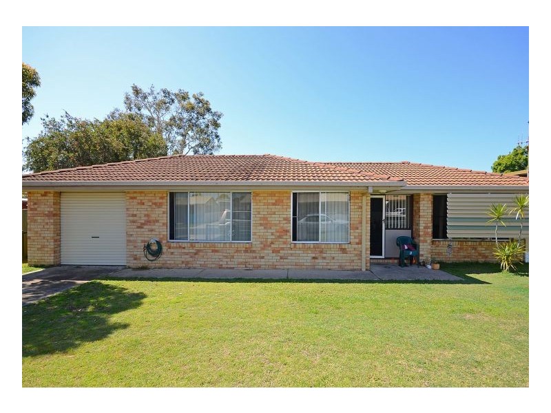 74 Limpus Street, Urangan QLD 4655