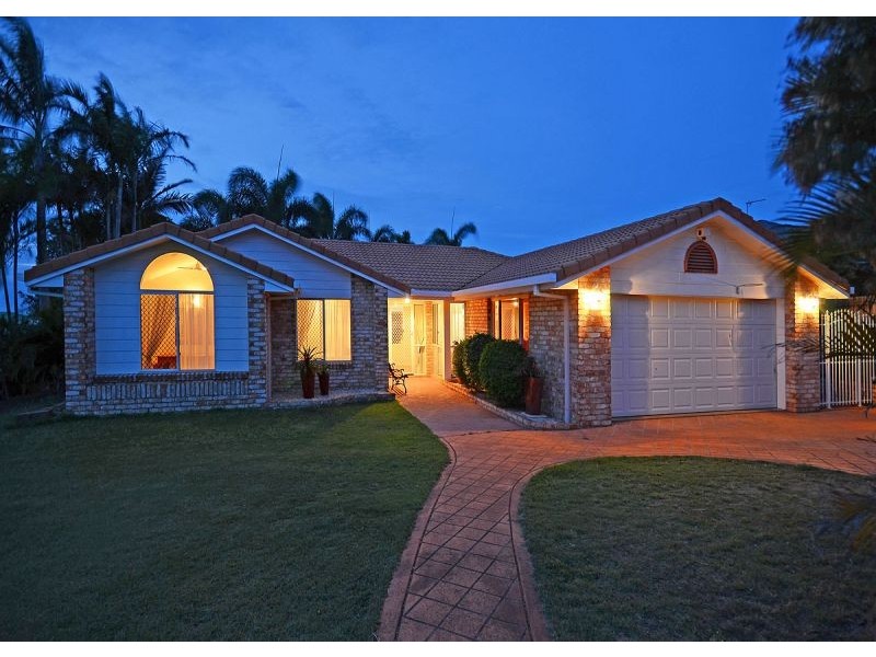 2 Faraday Court, Urraween QLD 4655