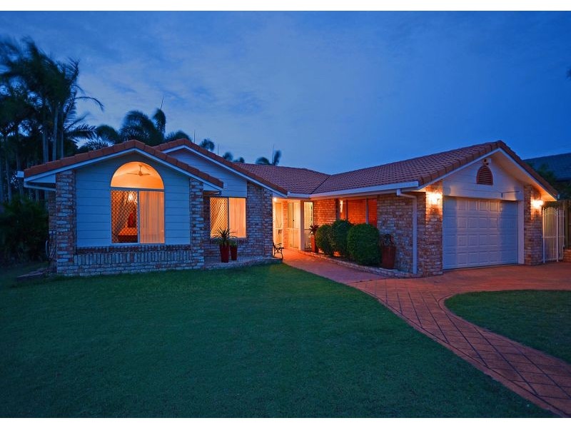 2 Faraday Court, Urraween QLD 4655