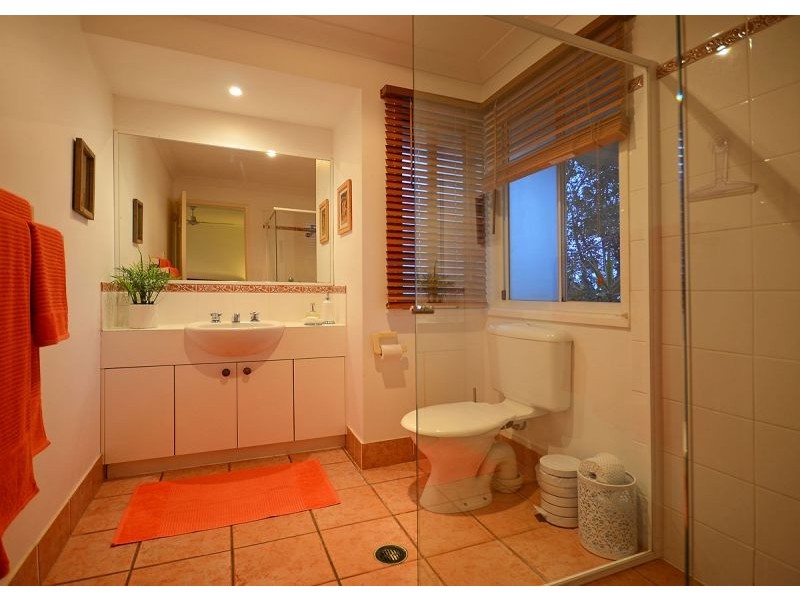 2 Faraday Court, Urraween QLD 4655