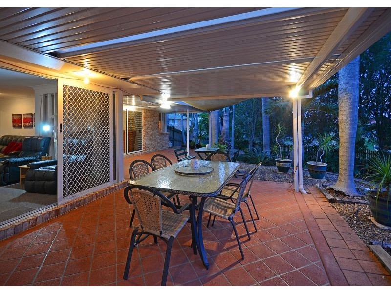 2 Faraday Court, Urraween QLD 4655