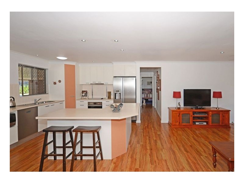 10 Michelle Drive, Point Vernon QLD 4655