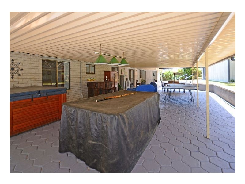 10 Michelle Drive, Point Vernon QLD 4655