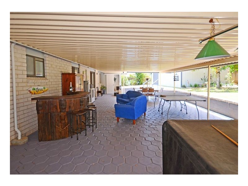 10 Michelle Drive, Point Vernon QLD 4655