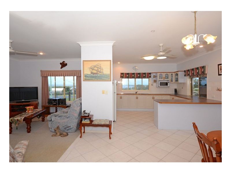 6 Wolfe Street, River Heads QLD 4655