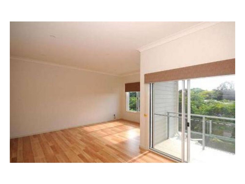 3/5 Pulgul Street, Urangan QLD 4655