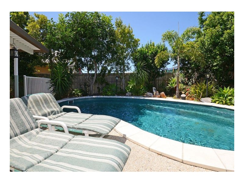 86 Wattle Street, Point Vernon QLD 4655