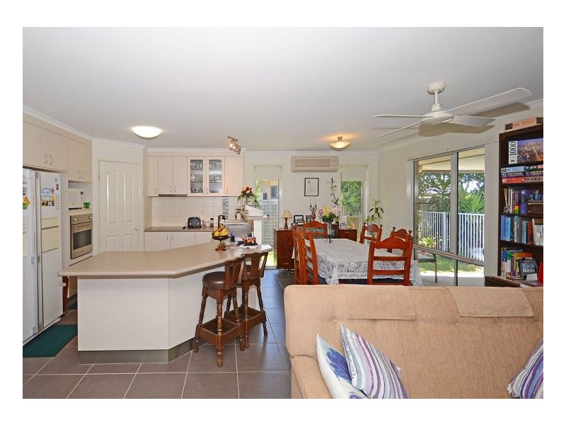 86 Wattle Street, Point Vernon QLD 4655