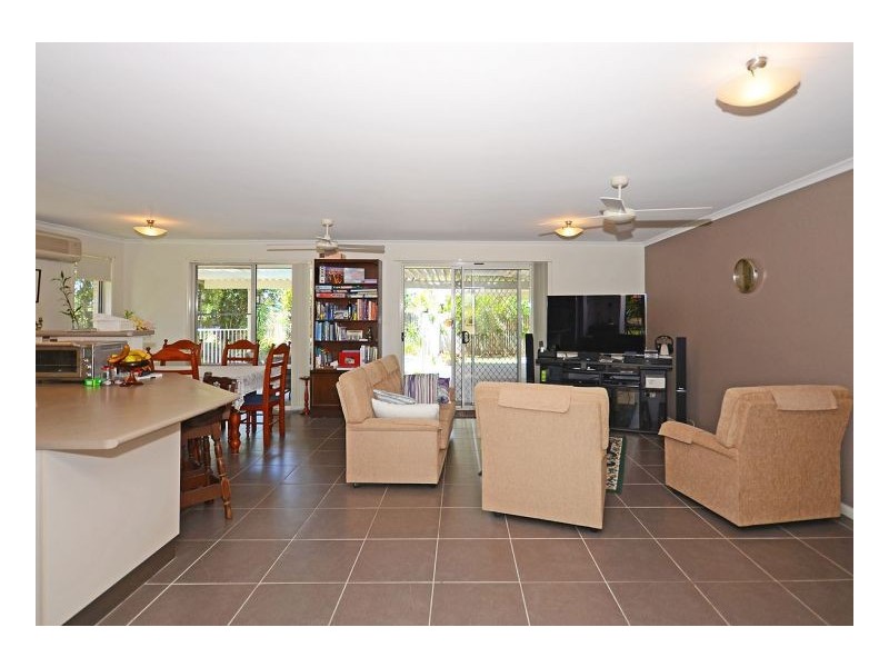 86 Wattle Street, Point Vernon QLD 4655